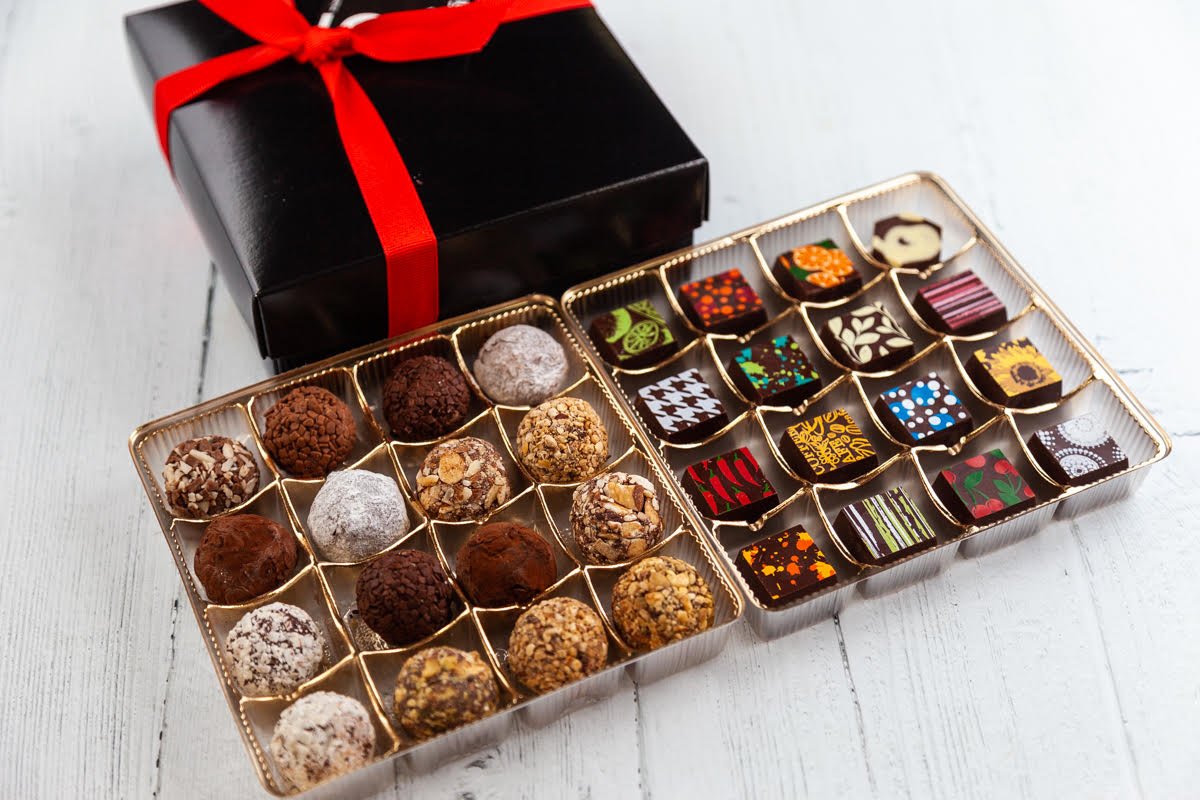 Romanicos Mixed Chocolate Boxes - MIAMI FLOWERS DESIGN