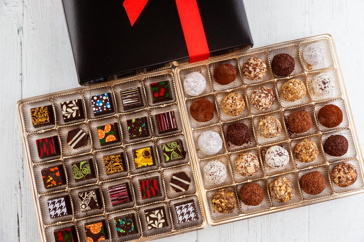 Romanicos Mixed Chocolate Boxes - MIAMI FLOWERS DESIGN
